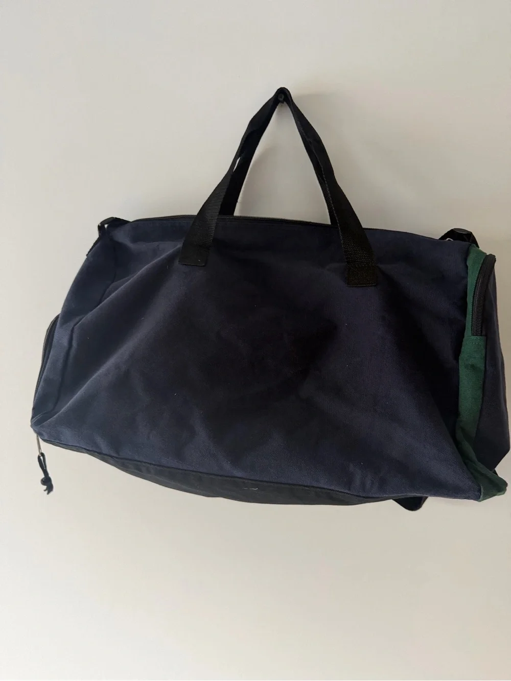 Sea World Men’s Two-Tone Navy & Green Duffel Bag